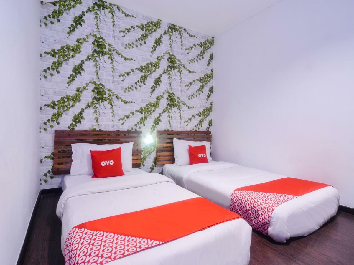 Oyo 1119 Memoire Express Hotel Kuching Exterior photo