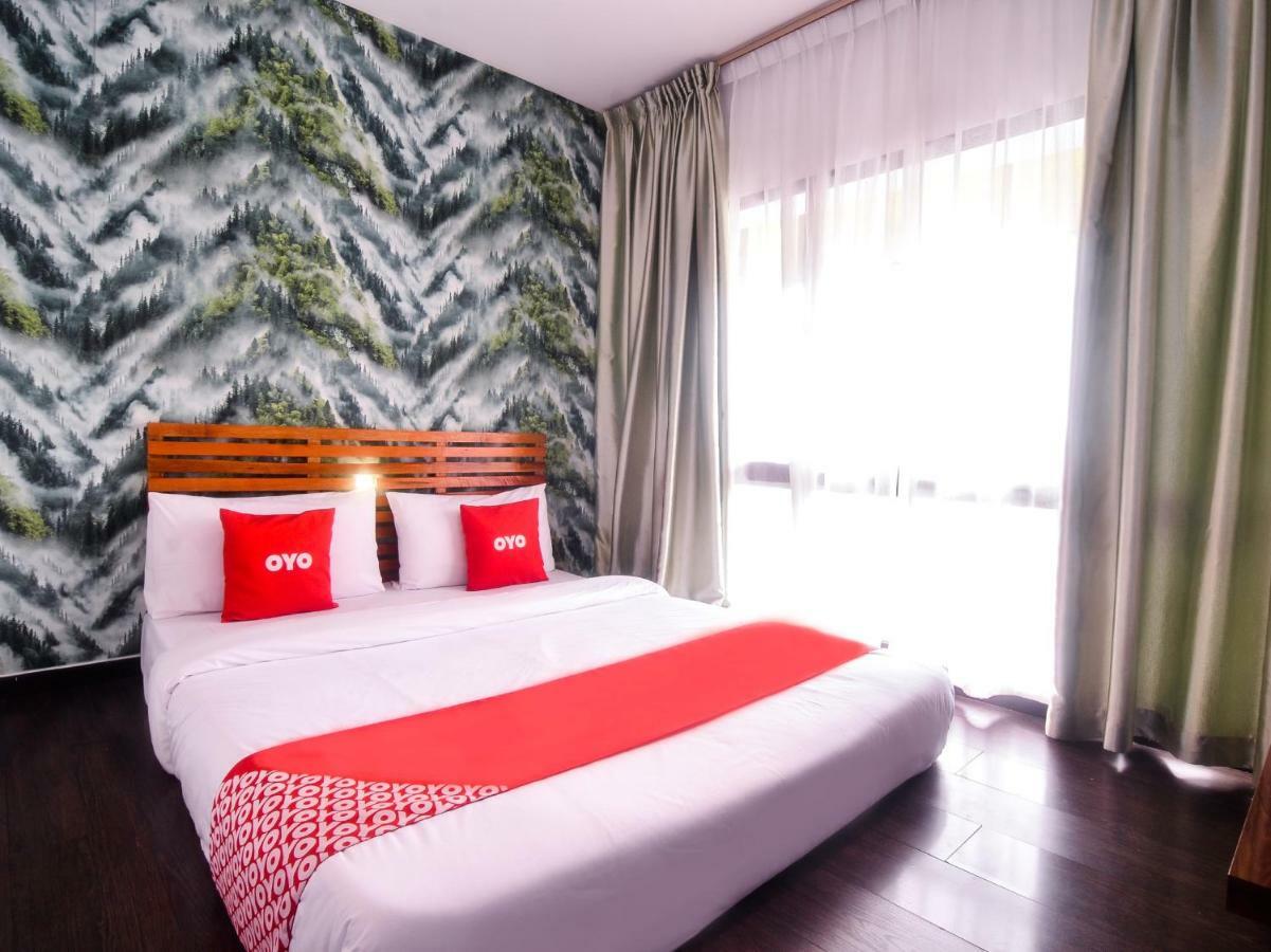 Oyo 1119 Memoire Express Hotel Kuching Exterior photo